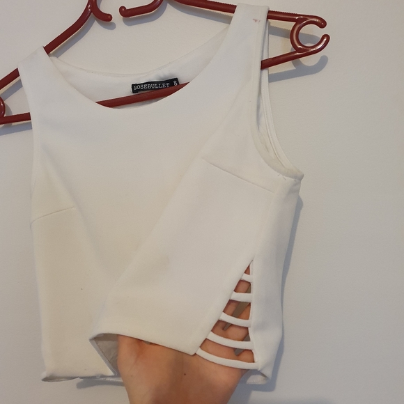 White crop with cut out sides - Picture 2 of 4